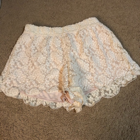 Free People white lace shorts. Size S. - Picture 1 of 1